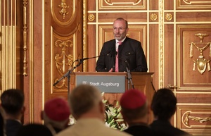 Vor 1100 Jahren wurde der heilige Ulrich zum Bischof geweiht: Europa-Politiker Manfred Weber sprach beim Festakt im Goldenen Saal. (Foto: Zoepf)
