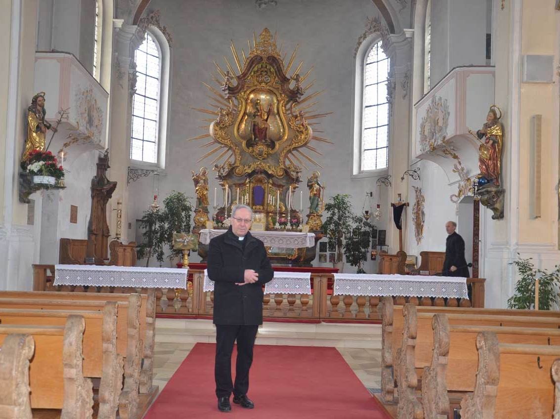 Seit knapp drei Monaten ist Pfarrer Erwin Reichart Hausherr in der Wallfahrtskirche Maria Vesperbild.    Foto: Müller