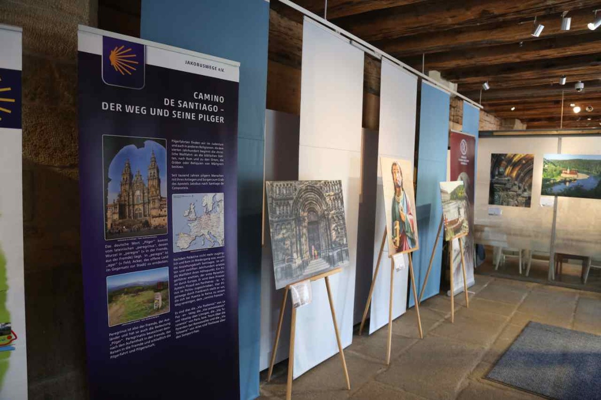 Die Ausstellung über den „Camino“ ist im Salzstadl zu sehen. Foto: pdr