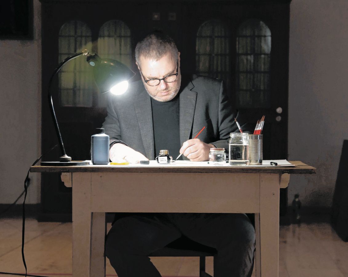 Der Künstler Tom Kristen begab sich in St. Wolfgang in zeichnerische Klausur.