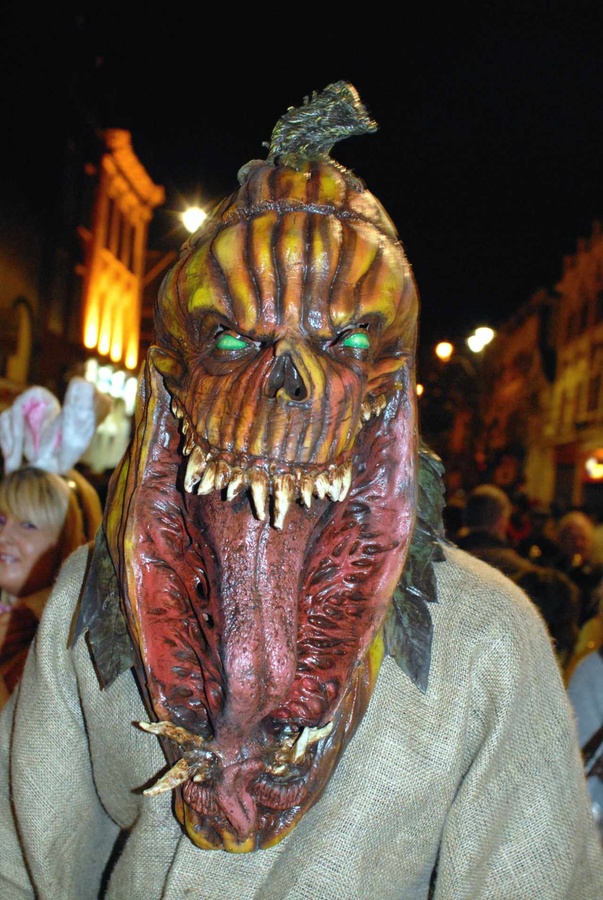 Kürbis und Monster in einem:  Halloween ist in Nordirland so etwas wie Karneval hierzulande. (Foto: Schenk)
