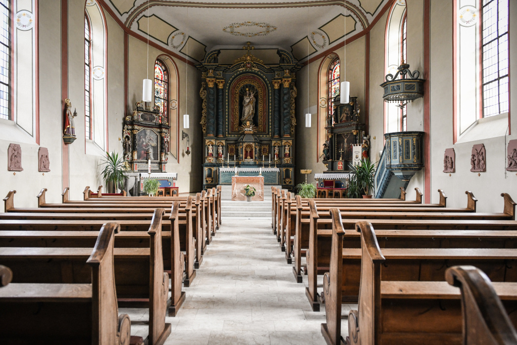 Ein leeres Gotteshaus. Auch im zu Ende gegangenen Jahr 2020 haben wieder Zehntausende Deutsche ihrer Kirche den Rücken gekehrt. (Foto: KNA)