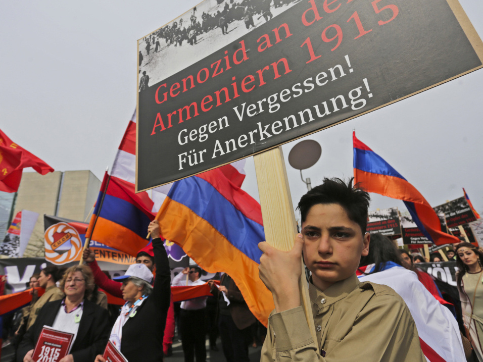 Demonstration vor dem Kanzleramt in Berlin in Gedenken an den Völkermord von 1915 an den Armeniern, Aramäern, Assyrern und Pontosgriechen. (Archivfoto: KNA)