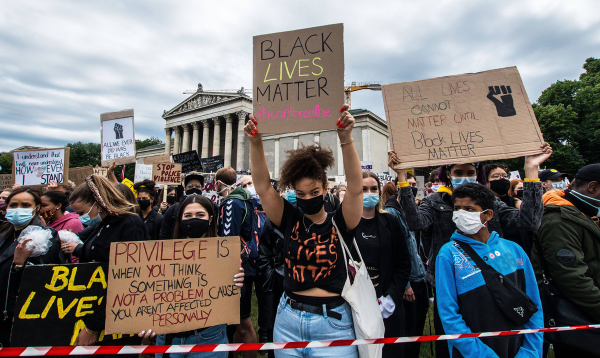 Demonstration gegen Rassismus auf dem Münchner Königsplatz am 6. Juni 2020. (Foto: imago images/Zuma Wire)