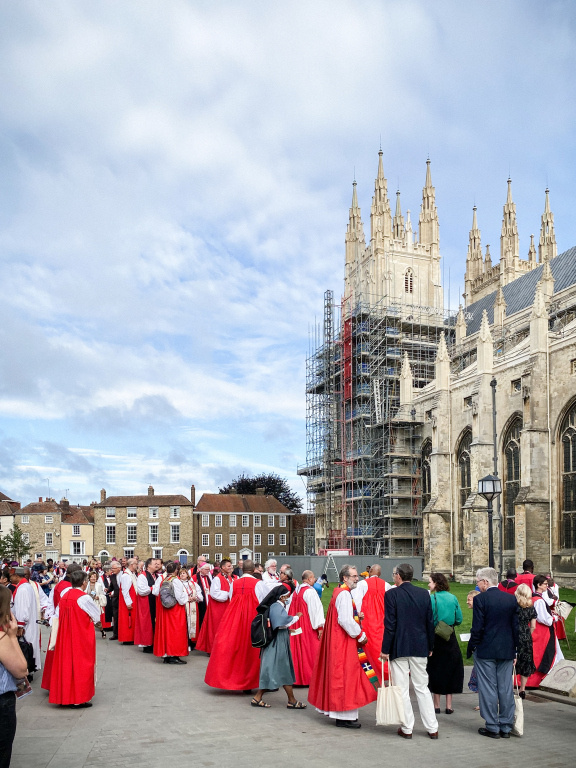 Einzug in die Kathedrale von Canterbury zum Eröffnungsgottesdienst der Lambeth-Konferenz am 31. Juli 2022 in Canterbury (Großbritannien). (Foto: KNA)