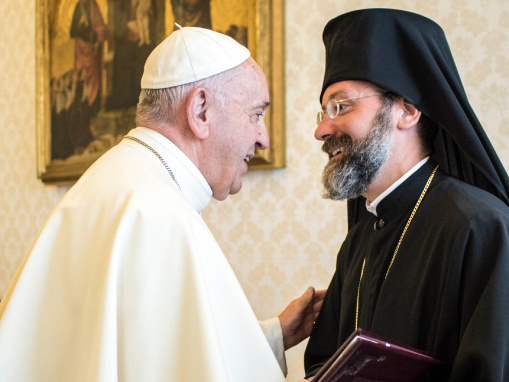 Papst Franziskus empfängt Erzbischof Job Getcha von Telmissos im Vatikan am 28. Juni 2018. (Foto: KNA)