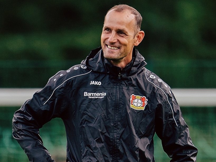 Fußballtrainer Heiko Herrlich.     Foto: Bayer 04 Leverkusen per OTRS/CC-BY-SA 3.0