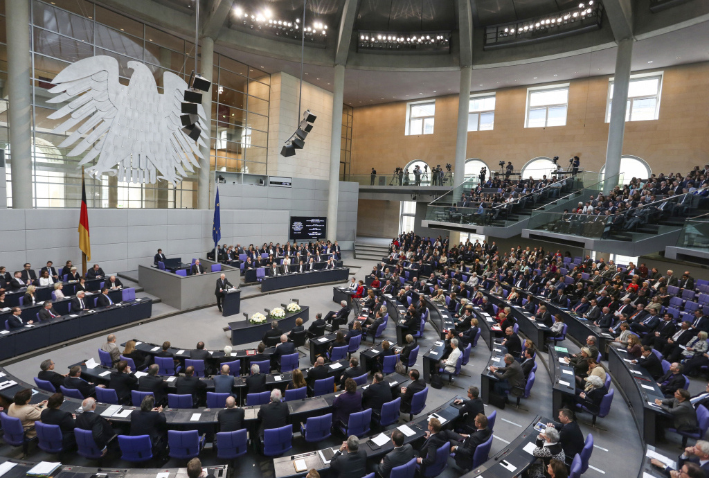 Der Bundestag in Berlin (Archivaufnahme von Mai 2015). (Foto: KNA)