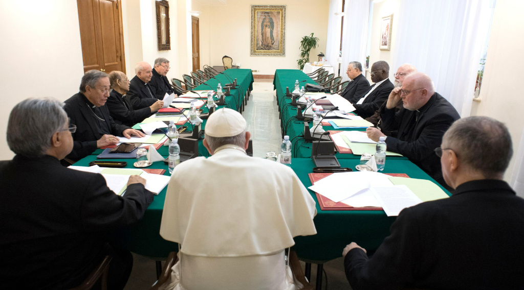 Papst Franziskus und Mitglieder des Kardinalsrats am 13. Februar 2017 im Vatikan. (Archivfoto: KNA)
