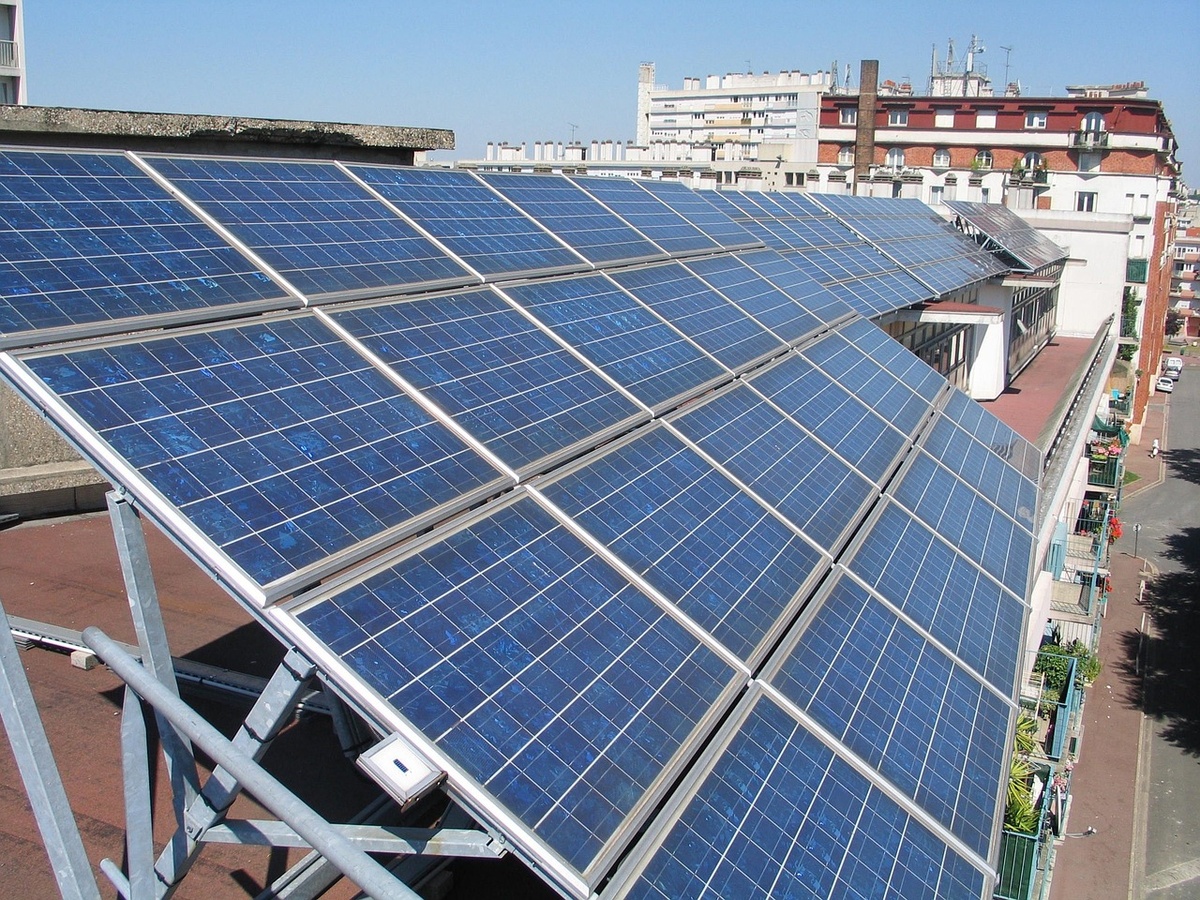 Photovoltaik-Anlage auf einem Hausdach. (Foto: gem)