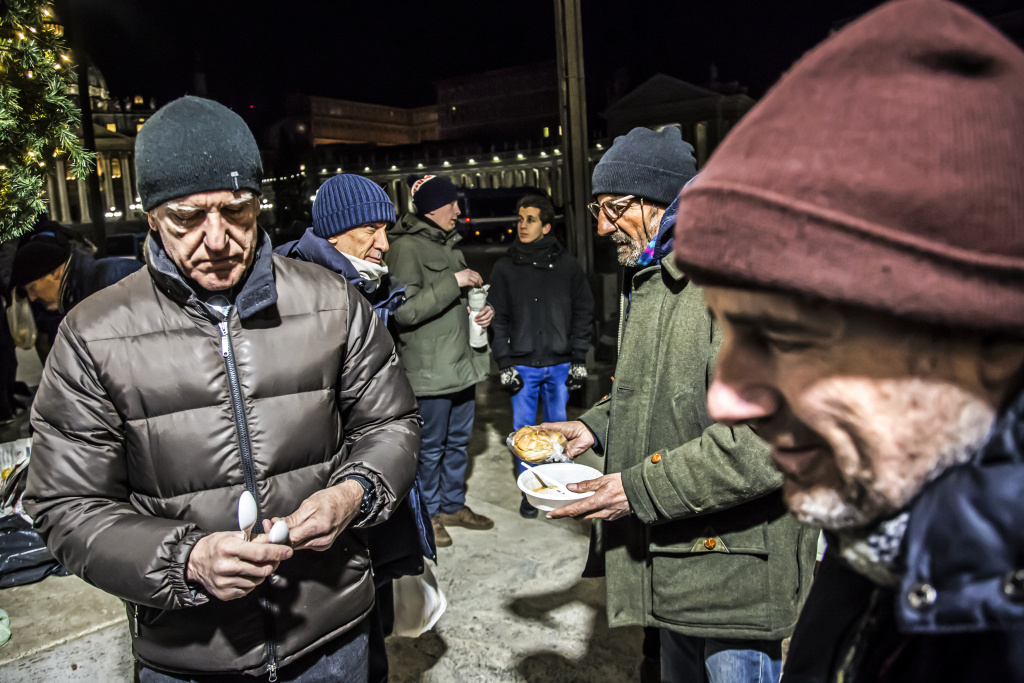 Hilfe für Obdachlose in Rom.         Foto: KNA