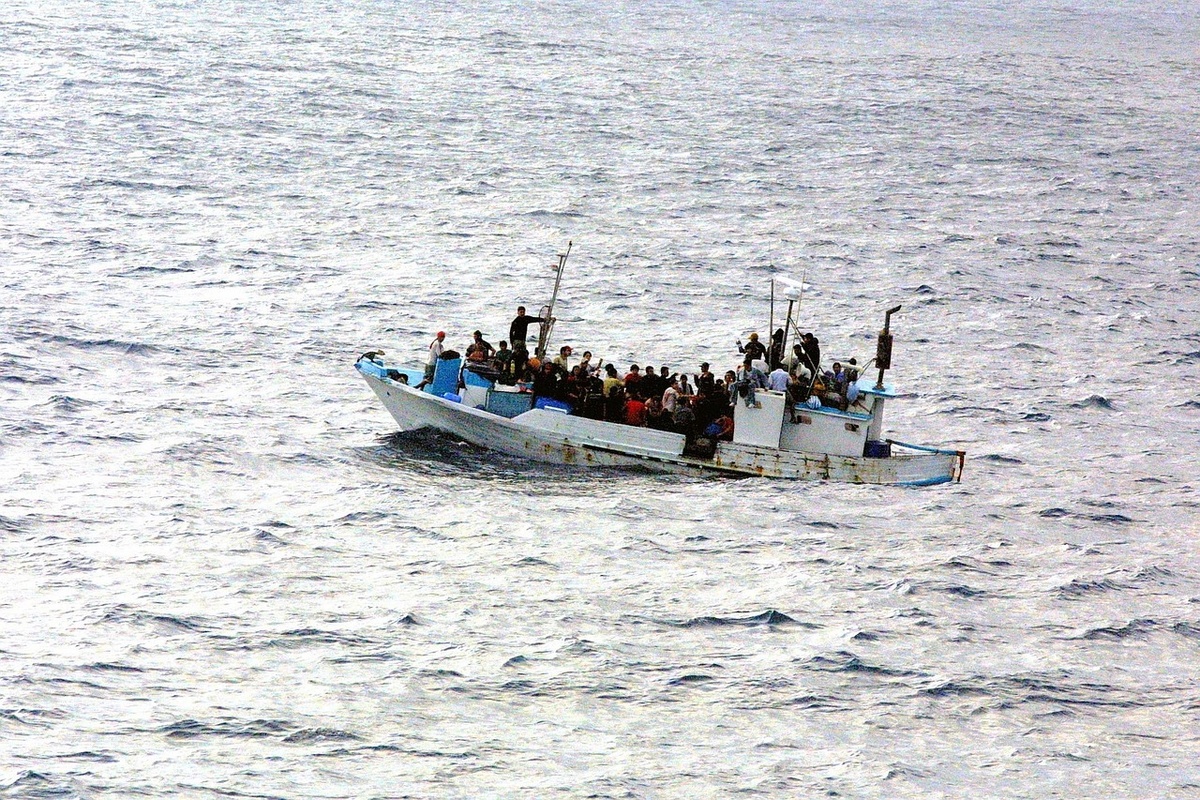 Flüchtlinge auf einem Boot. (Symbolfoto: gem)