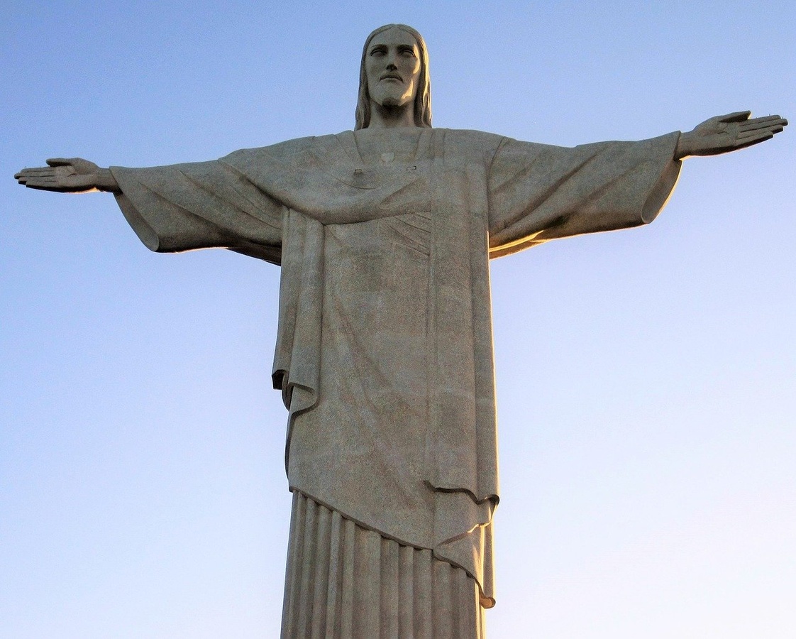 Die Statue des Christus mit den ausgebreiteten Armen auf dem Berg Corcovado ist Weltkulturerbe und Brasiliens bekanntestes religiöses Wahrzeichen. (Foto: gem)