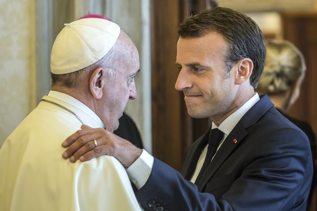 Papst Franziskus hat Emmanuel Macron, Staatpräsident von Frankreich, empfangen. (Foto: KNA)